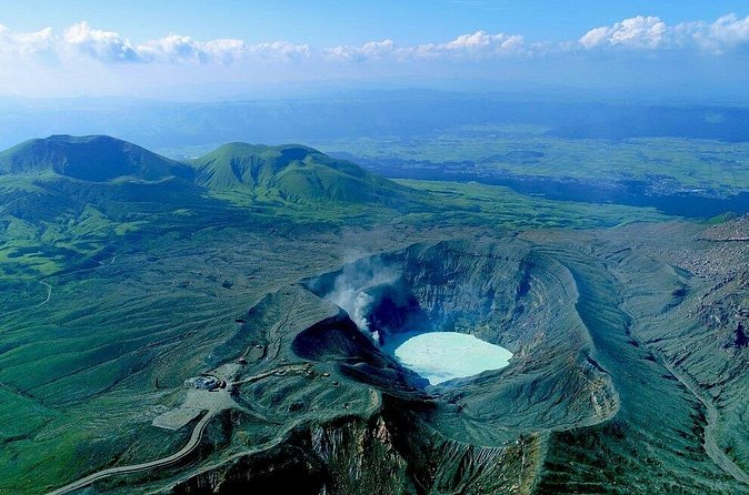 Aso Kusasenrigahama and Kurokawa Onsen Full Day Tour from Fukuoka - Pricing and Value