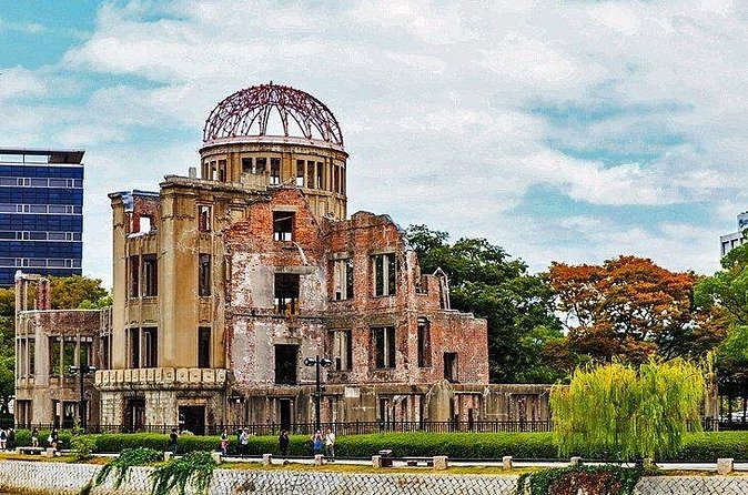 Hiroshima Peace Memorial Park & Hiroshima Castle: A Scenic Walk - Who Should Take This Tour?