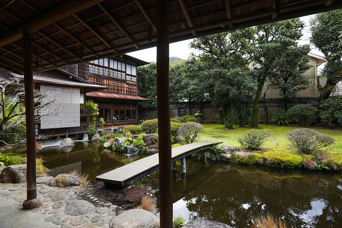 Guided Tour of Nagasaki Shrine with Japanese Style Course Lunch - Considerations for Travelers