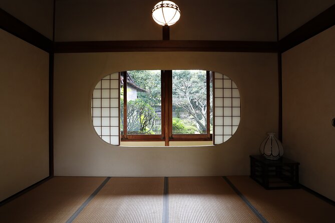 Guided Tour of Nagasaki Shrine with Japanese Style Course Lunch - Authenticity and Value