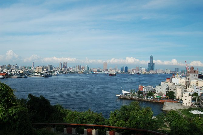Private Custom Kaohsiung Day Tour - Key Points