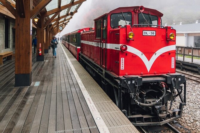 Between Cloud Sea and Ancient Woods Alishan Awaits - Cost and Value Analysis