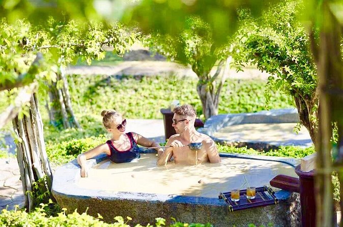 Nha Trang Speedboat Tour Plus Mud Bath On Hon Tam Island - Lunch on a Floating Restaurant