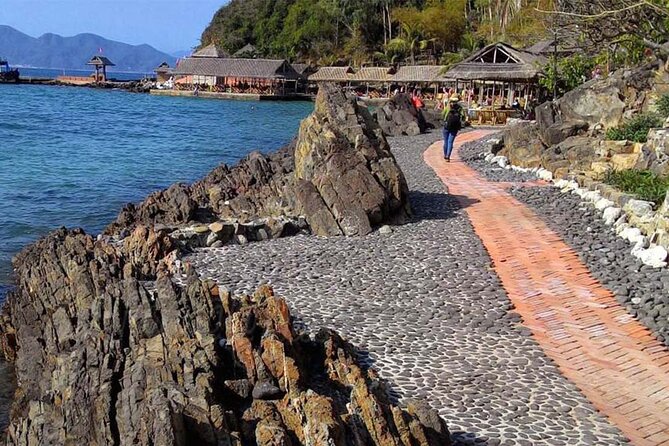 Coral Reef Snorkeling and Floating Bar Party from Nha Trang - FAQ