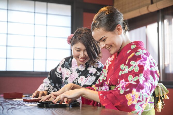 Gold Leaf Crafting in Higashi Chayagai, Kanazawa - The Authenticity and Quality of the Experience