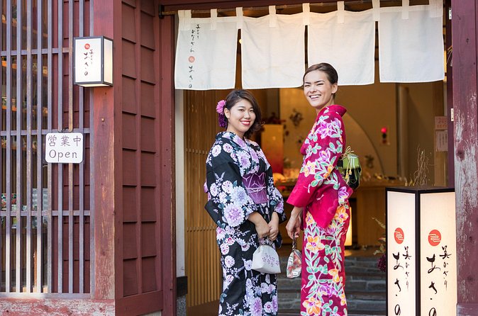 Gold Leaf Crafting in Higashi Chayagai, Kanazawa - Pricing and Value