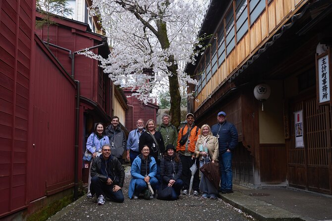 Walking Tour in the Geiko Districts - Key Points