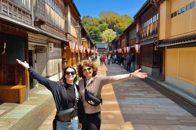 Kanazawa Full Day Private Tour to Top Highlights with Local Guide - Who Should Book This Tour?
