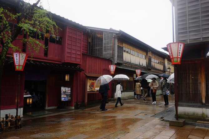 Kanazawa Samurai and Geisha Districts Private Walking Tour - Key Points