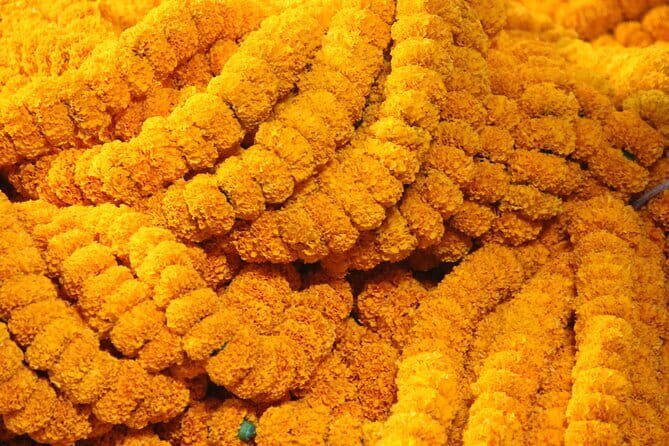 Flower Market Colors and Ganges Ghat Experience - The Itinerary in Detail