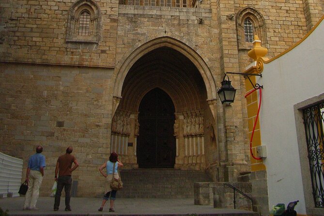 Évora Private Walking Tour with a Professional Guide - Authentic Experience and Local Knowledge