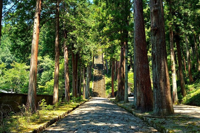Yamanashi: Minobusan, Japans Sacred Mountain of Faith - The Experience: Deepening Your Connection with Faith and Landscape