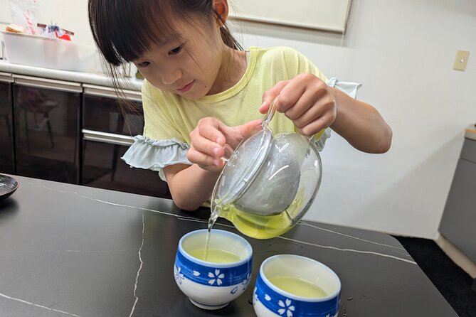 Japanese tea and local sweets - Sweets and Savoring Local Flavors