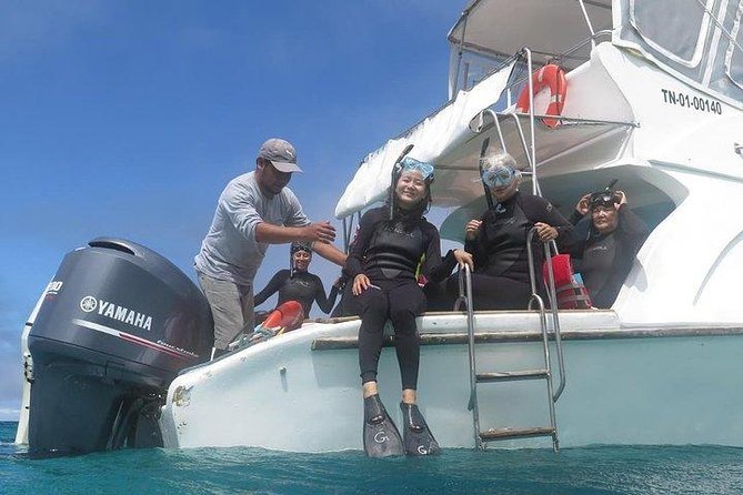 Full Day Pinzon Island, Finishing in la Fe with Snorkeling and Lunch included - FAQ