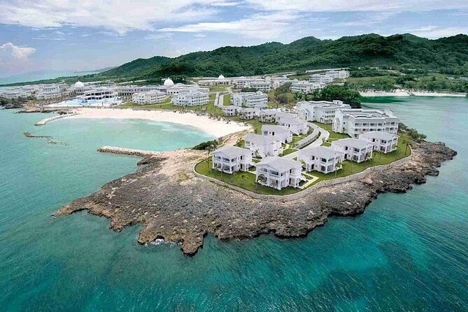 Private Transfer from MontegoBay Airport to Lucea/Grand Palladium - Key Points