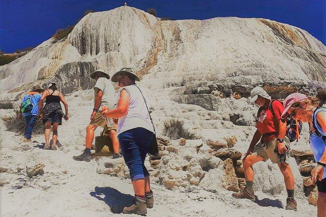 Exclusive Private Tour: Hierve el Agua with Hike, Mezcal & Gastronomy - Exploring the Highlights of the Tour