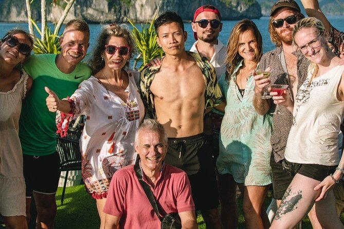 Full Day Boat Tour Cat Ba to Lan Ha Bay in Less Touristy Areas - Food & Activities: A Highlight