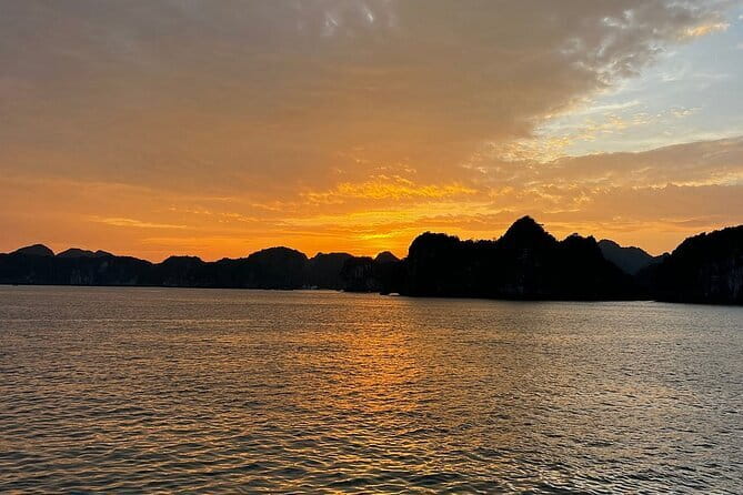 Lan Ha to Ha Long Bay Cruise and Kayaking from Cat Ba Island - The Journey Begins: From Cat Ba to the Bay