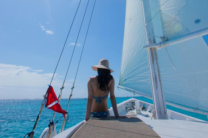 Ambergris Caye Sunset Sail Tour on the 40' Sirena Azul Sailboat - Who Will Love This Tour?