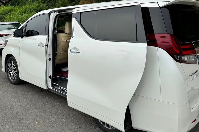 Narita Airport(NRT): Private Transfer to Tokyo/Yokohama 1-9pax - Vehicle Options and Comfort