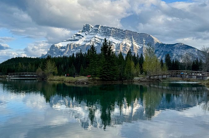 Canmore Banff to Lake Louise & Moraine Lake Half Day - FAQ