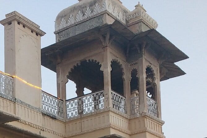 Evening Excursion: Bagore Ki Haveli Dance Show in Udaipur - What You Can Expect at Each Stop