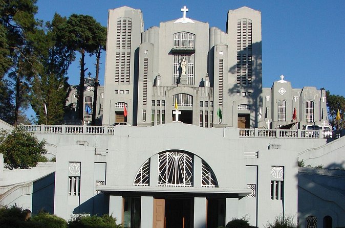 Laithmukhrah Walk in Shillong (2 Hours Guided Walking Tour) - The Sum Up