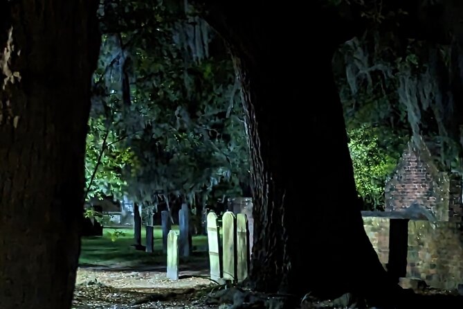 Interactive Paranormal Ghost Walking Tour in Savannah Georgia - Who Should Book This Tour?