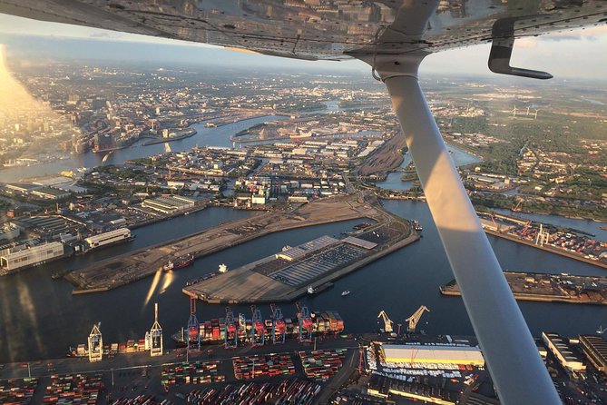 Private Sightseeing Flight Over Hamburg - Exploring Hamburg from the Skies: The Private Sightseeing Flight Experience