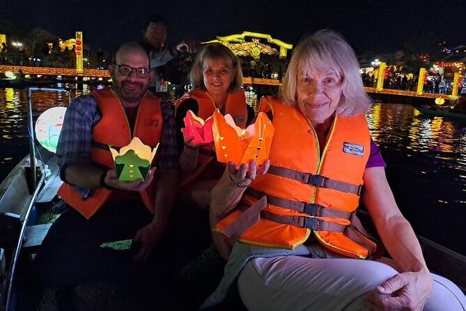 Hoi An street foods, night market and lantern boat ride - Introduction