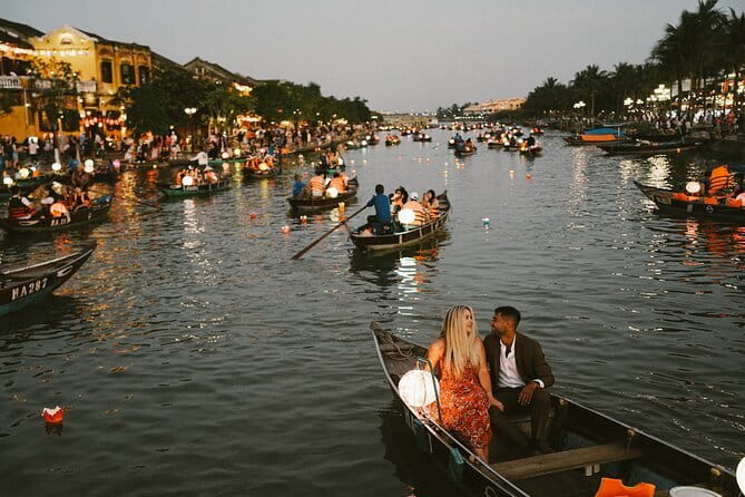 Hoi An Lantern Shop & Boat Photoshoot  Night Experience - Good To Know