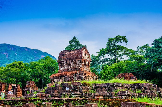 Private My Son Tour w. included admission & lunch, knowledgeable guide - Who Should Consider This Tour?