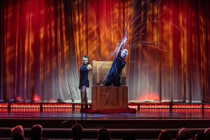 'The Cabaret' Garry & Janine Magic & Comedy Dinner Show - FAQs