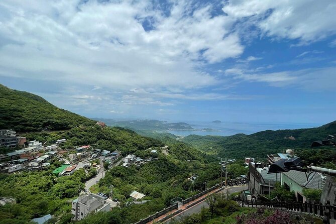 Yehliu, Jiufen & Pingxi Day Tour from Taipei - Detailed Breakdown of the Tour Experience