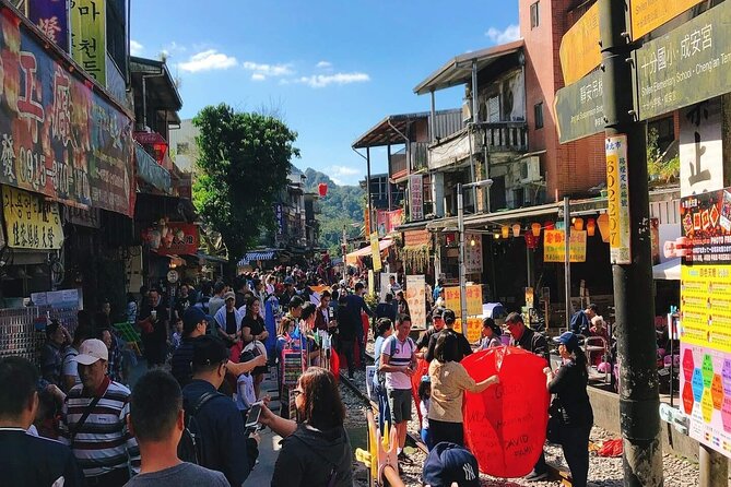 Yehliu, Jiufen & Pingxi Day Tour from Taipei - Key Points