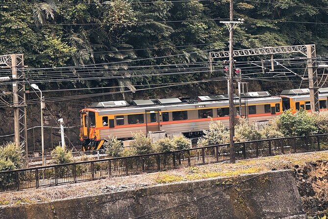 Makang, Mutan, Houtong Cat Village & Sandiaoling Day Tour - Key Points