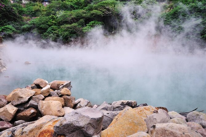 One-day Yangmingshan NP Beitou Hot Spring Park and Tamsui Tour Package - Key Points
