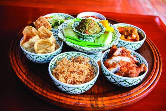 Traditional Khantoke Dinner & Cultural Show Tour in Chiang Mai - A Closer Look at the Tour