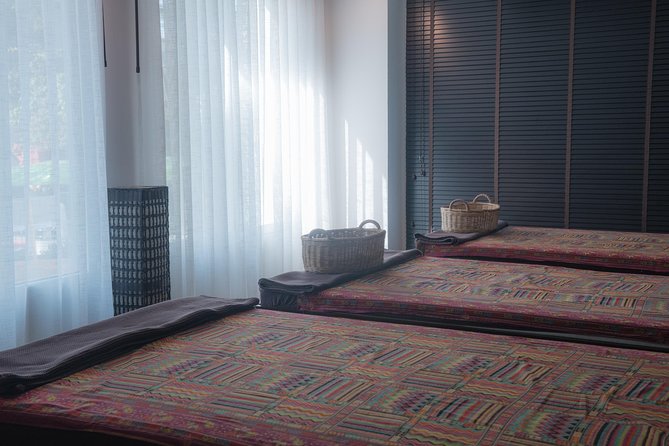 1.5Hrs RelaxingWhole body with Herbcompress -Free Transportation - The Sum Up