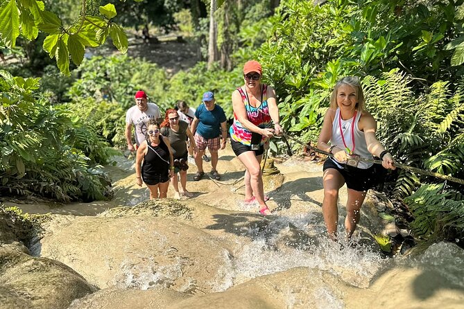 7 Hour Sticky Waterfall and Zipline Adventure - Guides and Customer Service