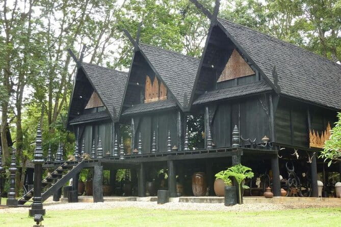 From Chiang Rai: 3 Temples, Golden Triangle Tour, Tea Plantation - Why This Tour Works for Different Travelers