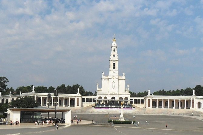 Private Full Day Tour To Fatima, Batalha, Nazaré and Óbidos - Analyzing Value