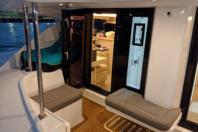 Yacht Charter Rental in Long Beach 58 Leopard Power Sail - FAQ