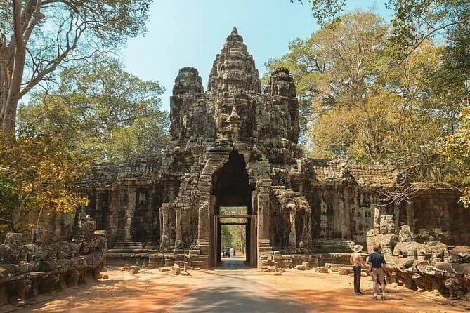 Two Day Tour, Taxi Phnom Penh to Siem Reap, Angkor Visit & Return - Who Is This Tour Best For?