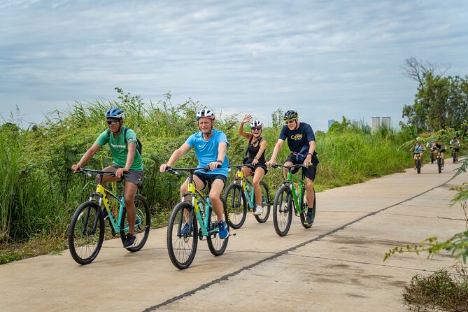 Phnom Penh to Silk Island Sunset Bike Tour/ E-Bike or Tuk Tuk - What Travelers Say