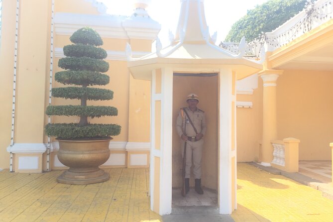 Phnom Penh killing field Private Tour - Exploring Phnom Penh’s Dark and Beautiful Sides