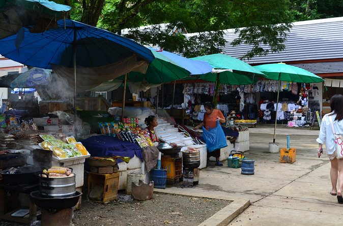 Luang Prabang Private Car Charter: Kuang Si Waterfall (5h) - FAQ