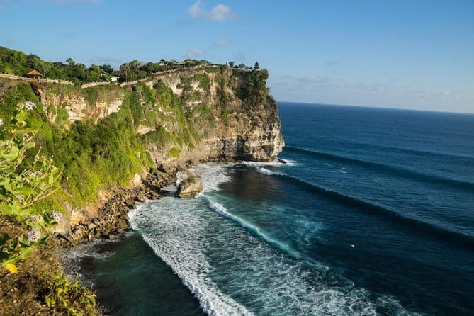 3-Day Private Sightseeing Tour of Bali with Hotel Pickup - How Do Transportation and Guide Service Enhance Your Experience?