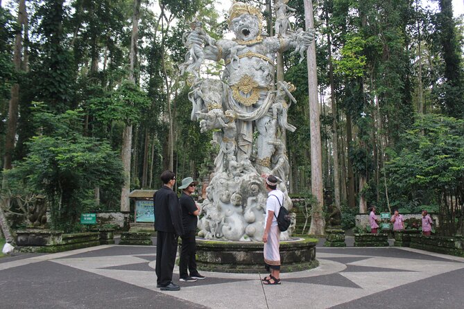 Munduk Private Customized Highlights Tour - The Experience of the Guide