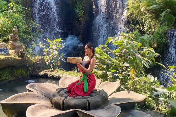 Taman Beji Griya Waterfall Tranquil Purification Ceremony - Real Traveler Insights